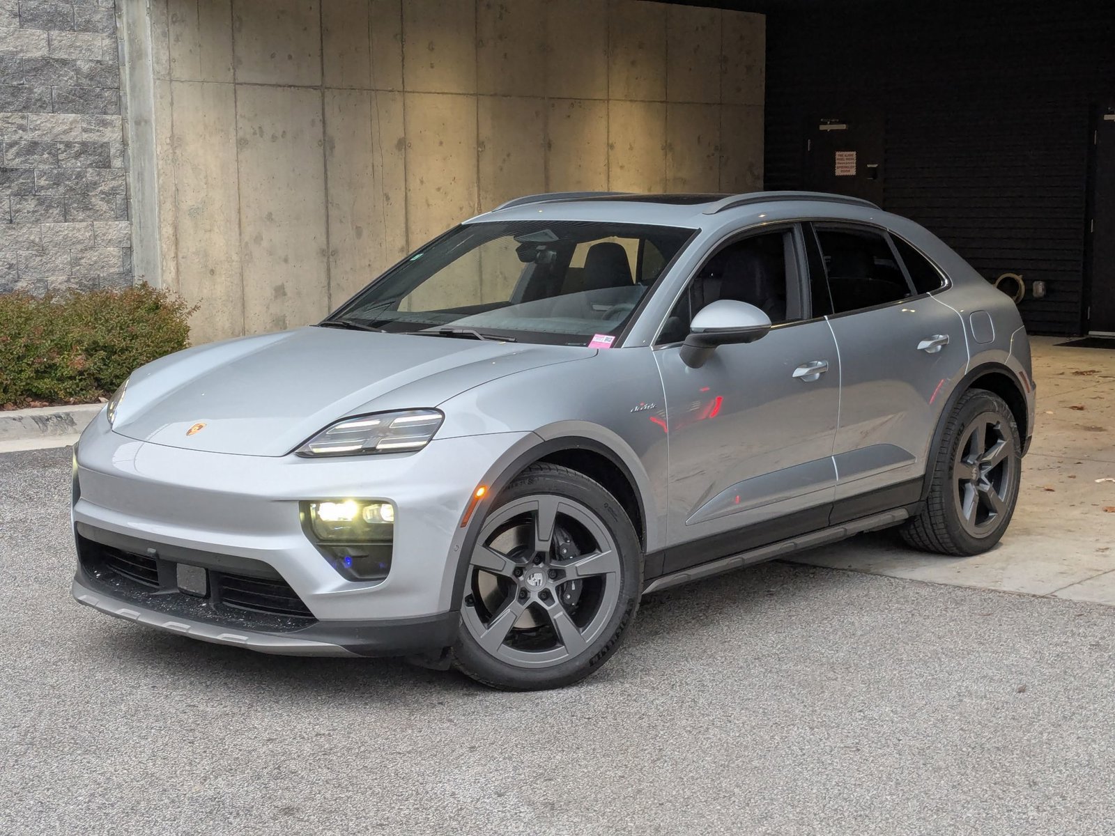 New 2025 Porsche Macan 4 Electric AWD/4WD image 1