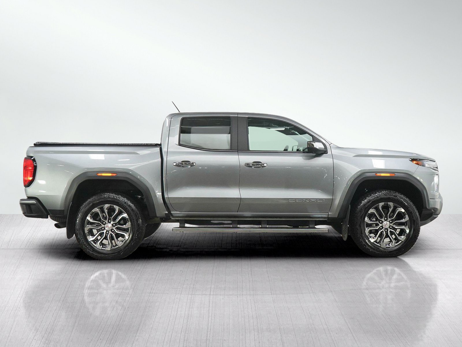 Used 2024 GMC Canyon Denali AWD/4WD image 6