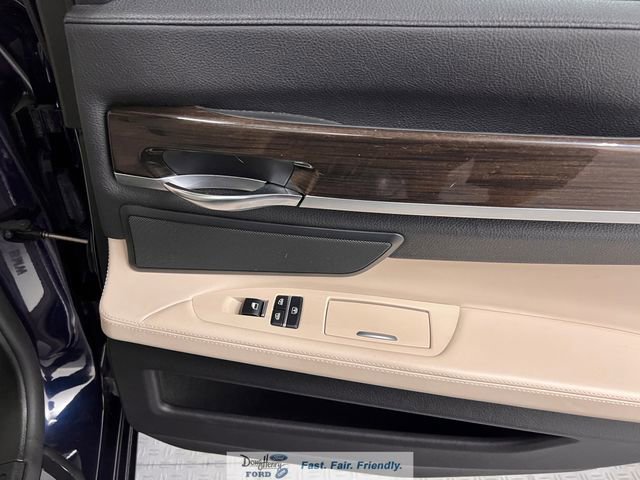 Used 2011 BMW 750i image 30