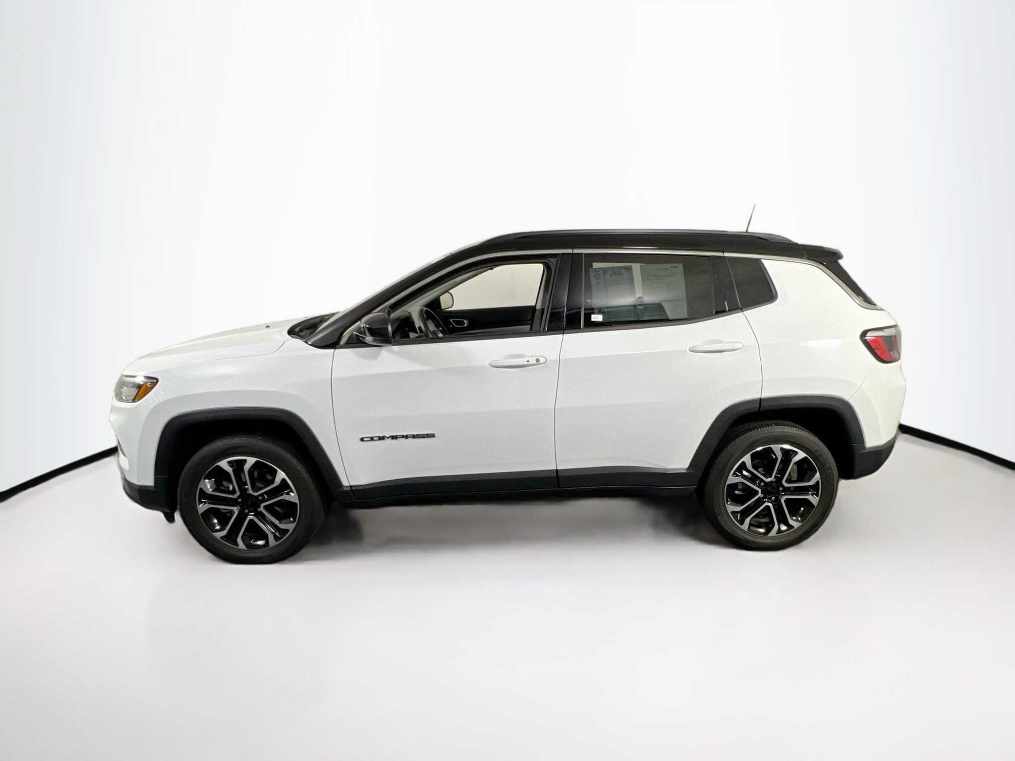 Used 2022 Jeep Compass Limited AWD/4WD image 8