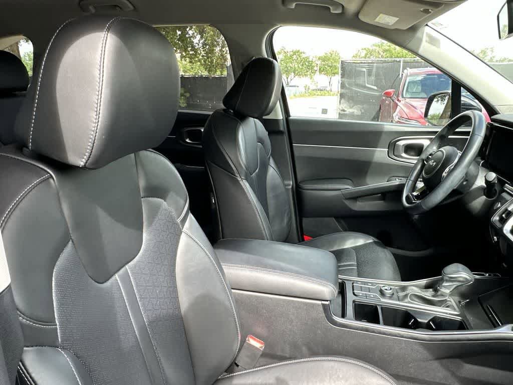 Used 2023 Kia Sorento S image 26