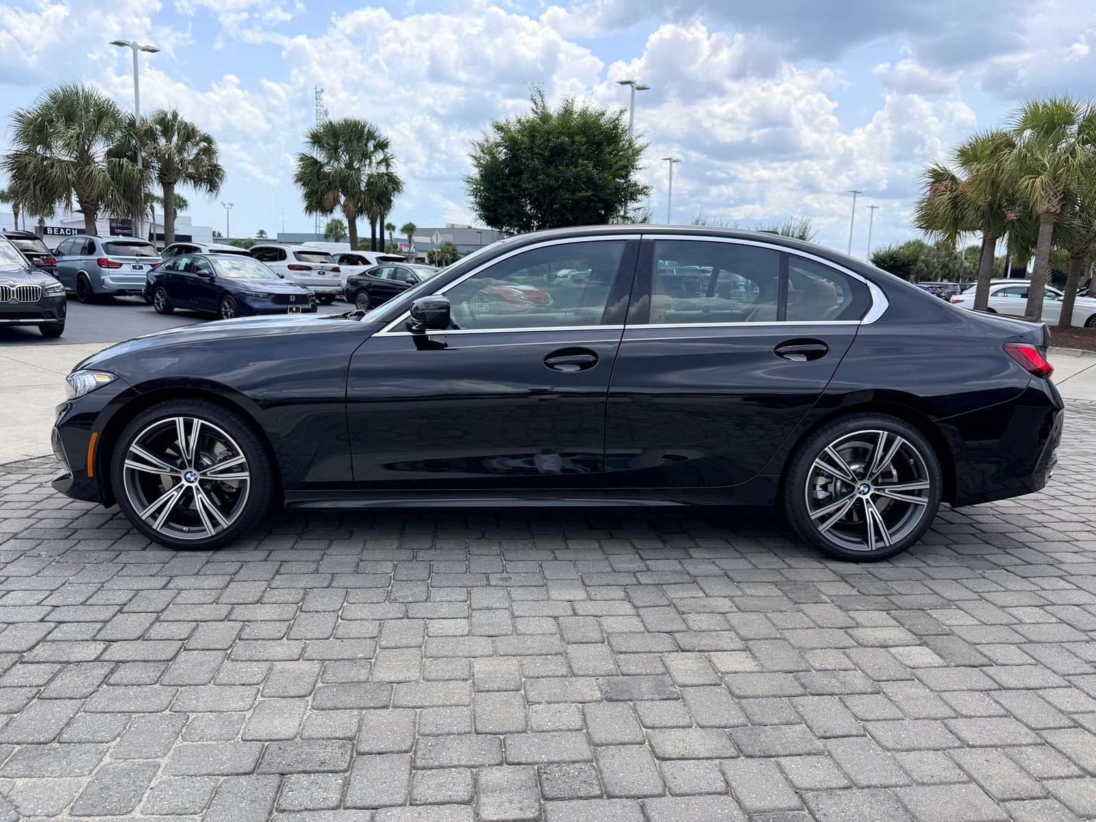 Used 2024 BMW 330i xDrive Sedan w/ Premium Package AWD/4WD image 12
