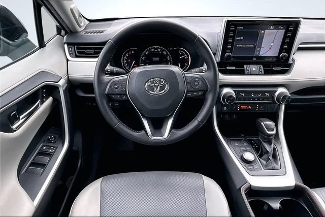 Used 2020 Toyota RAV4 Limited AWD/4WD image 8