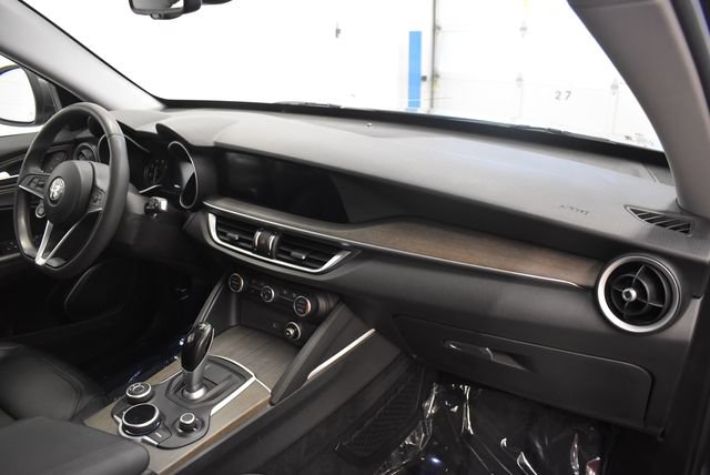 Used 2018 Alfa Romeo Stelvio Ti AWD/4WD image 18