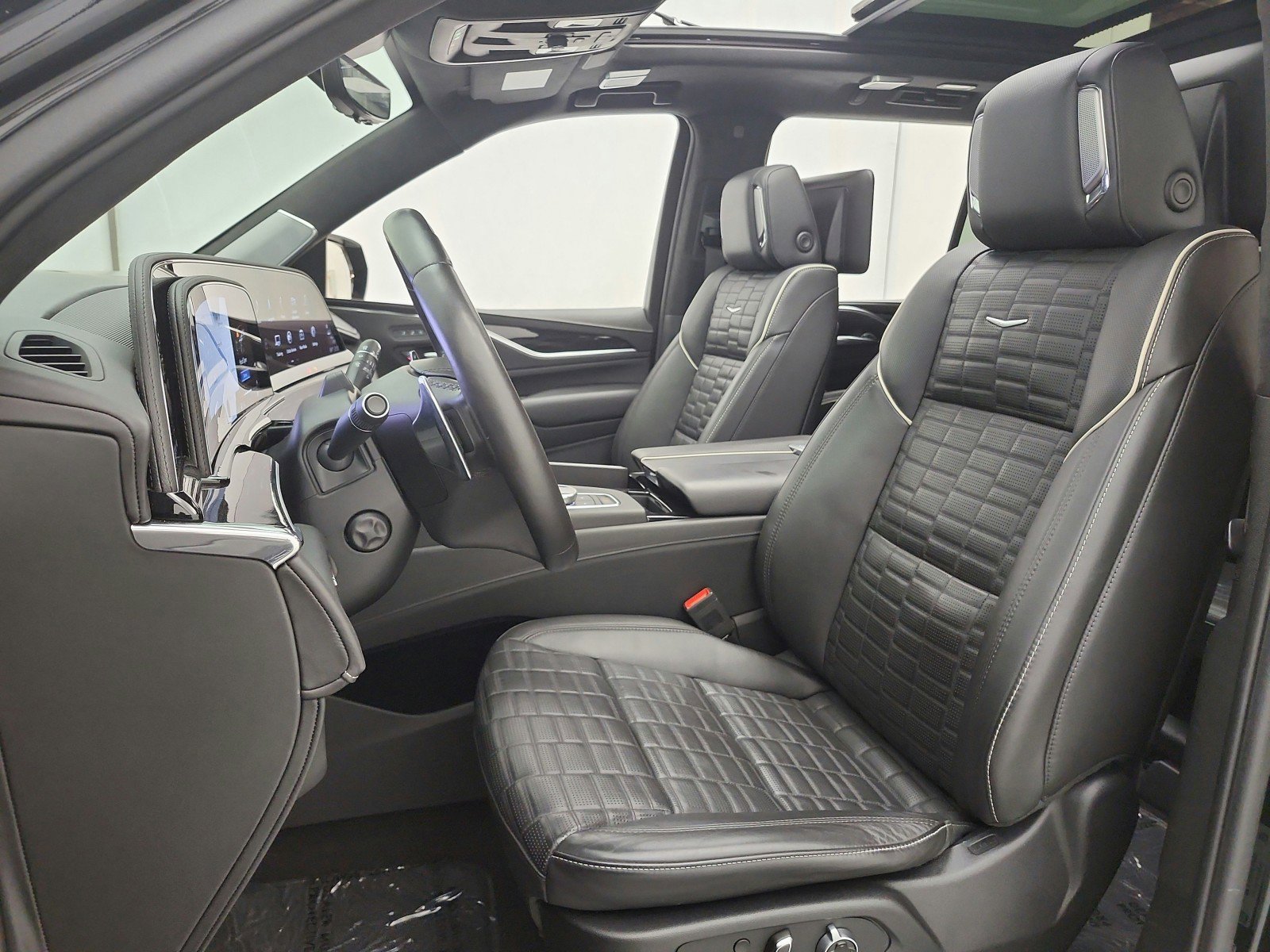 Used 2023 Cadillac Escalade V image 13
