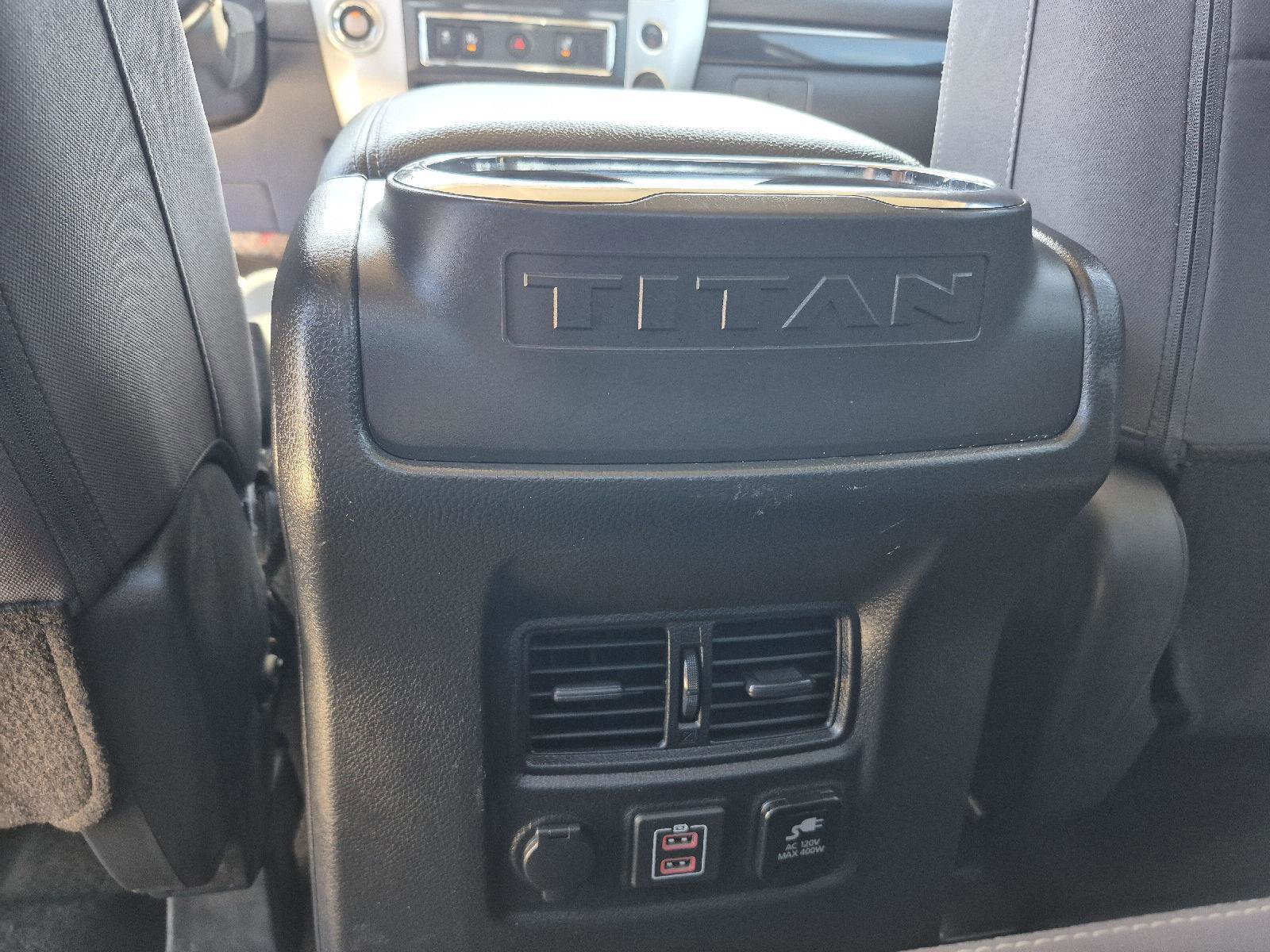 Used 2020 Nissan Titan SV w/ SV Convenience Package RWD image 12