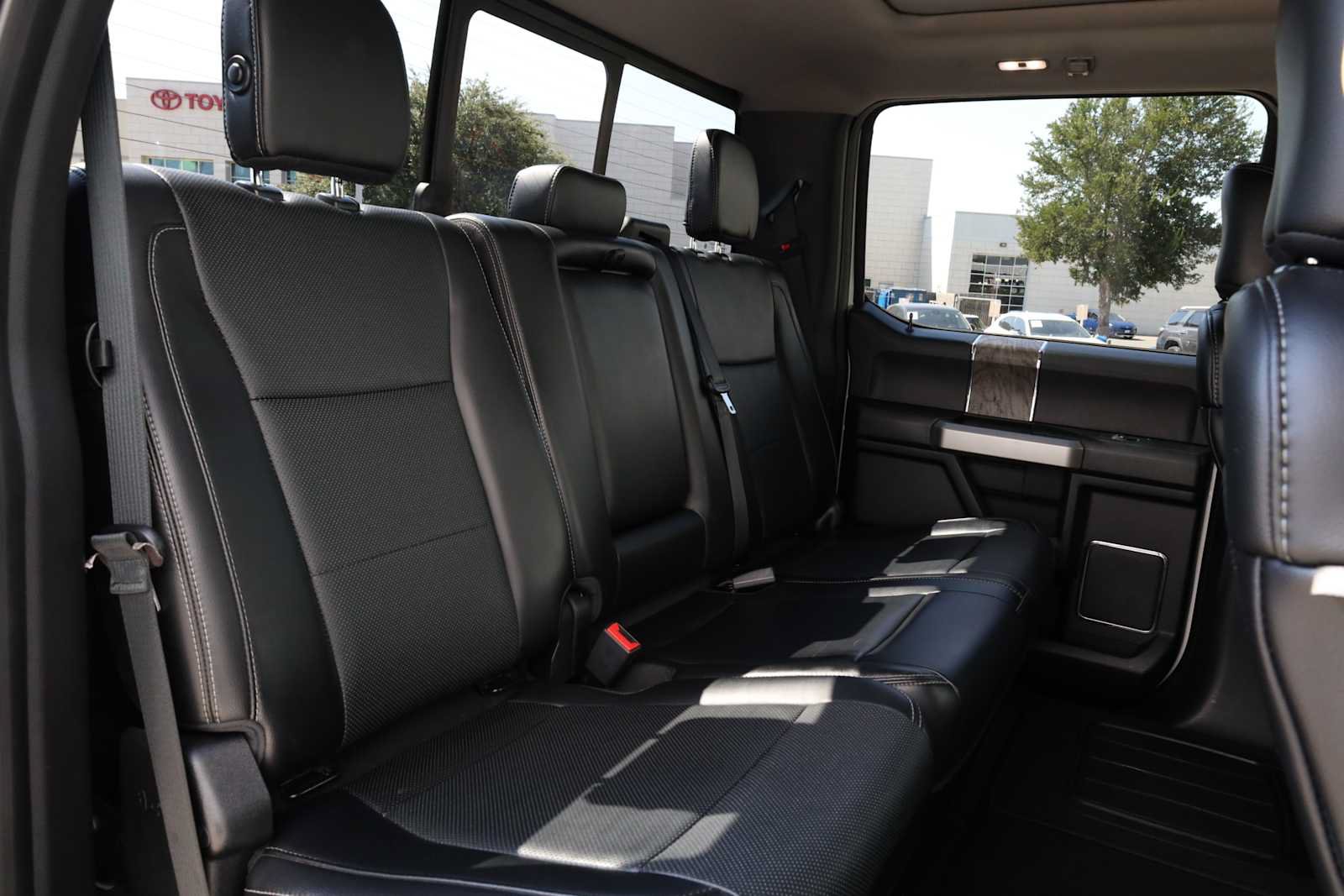 Used 2018 Ford F250 Lariat w/ Lariat Ultimate Package AWD/4WD image 45