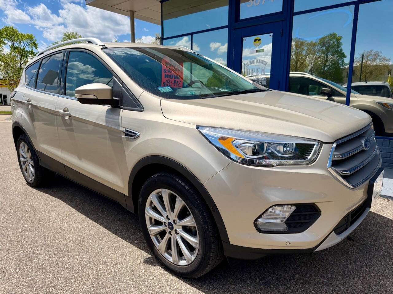 Used 2017 Ford Escape Titanium w/ Equipment Group 301A AWD/4WD image 4