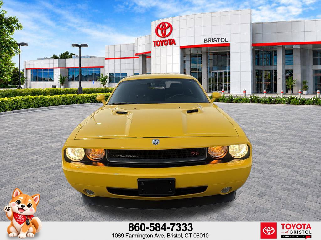 Used 2010 Dodge Challenger R/T RWD image 2