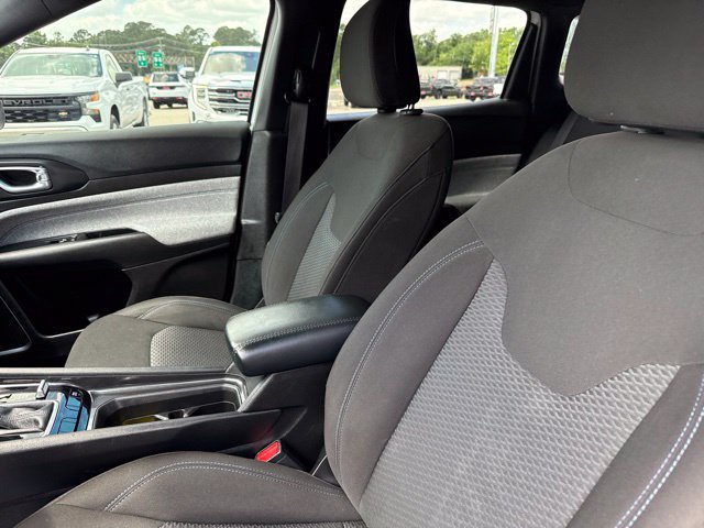 Certified 2024 Jeep Compass Sport AWD/4WD image 10