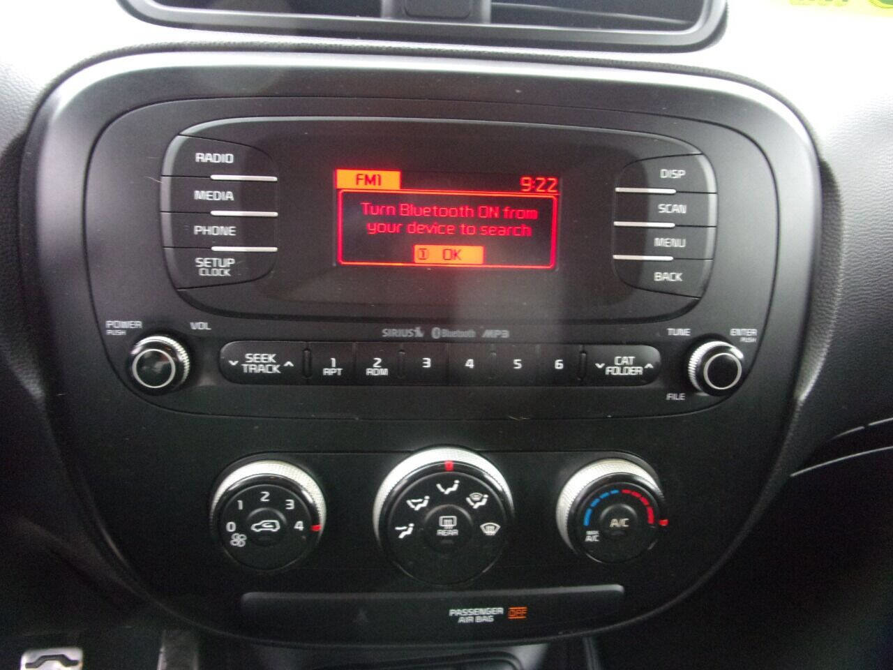 Used 2015 Kia Soul Base 4dr Crossover 6M image 22