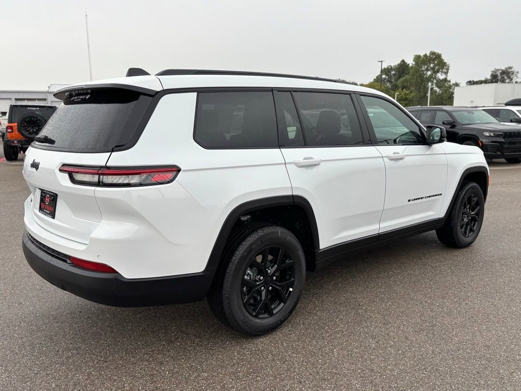 New 2025 Jeep Grand Cherokee L Altitude image 4