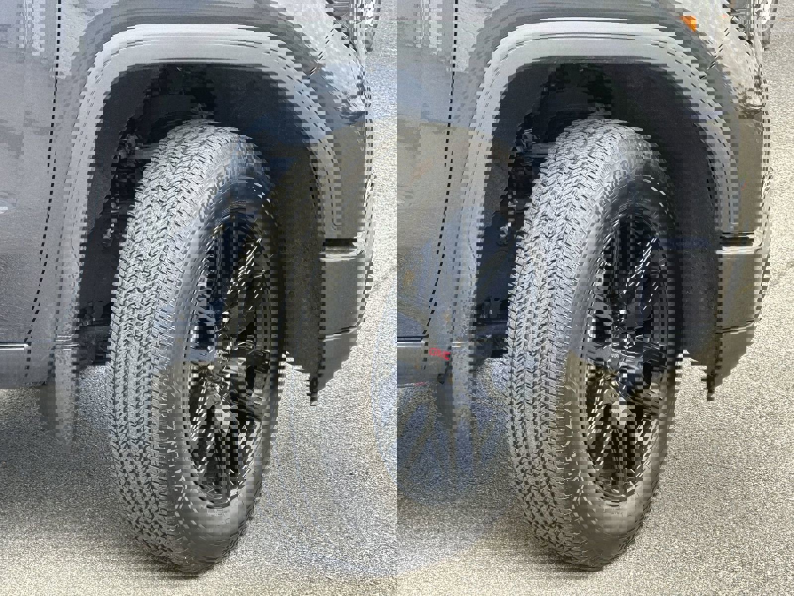 Used 2025 GMC Sierra 1500 Elevation image 12