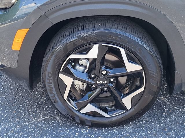 Certified 2025 Kia Seltos EX FWD image 8