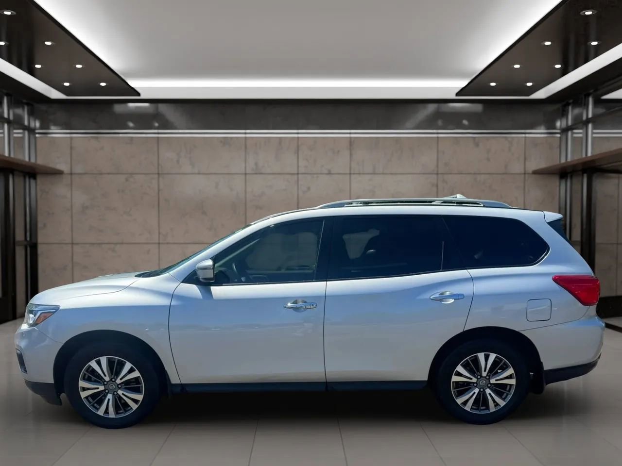 Used 2020 Nissan Pathfinder SV FWD image 3