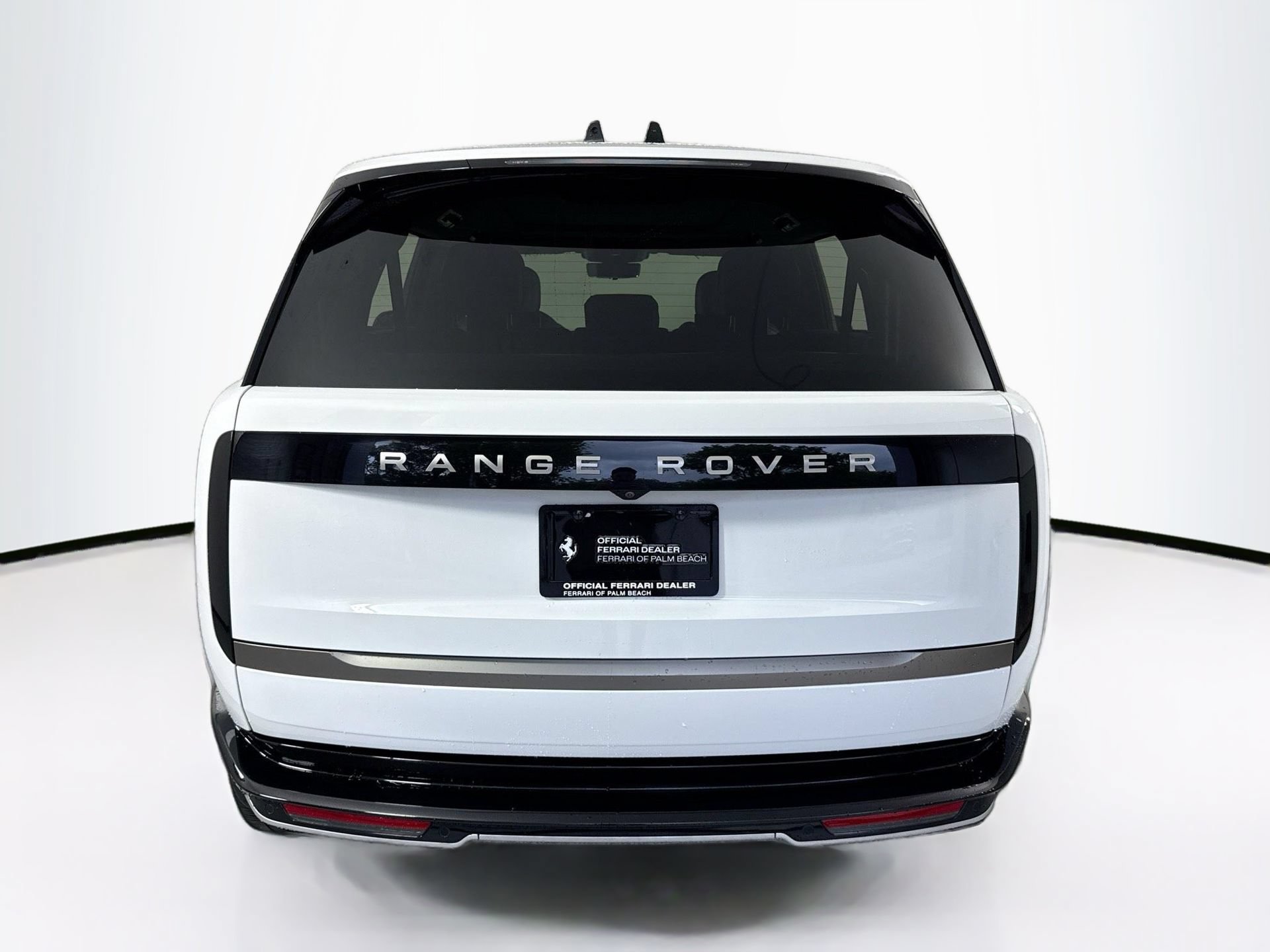 Used 2024 Land Rover Range Rover Long Wheelbase SE AWD/4WD image 6