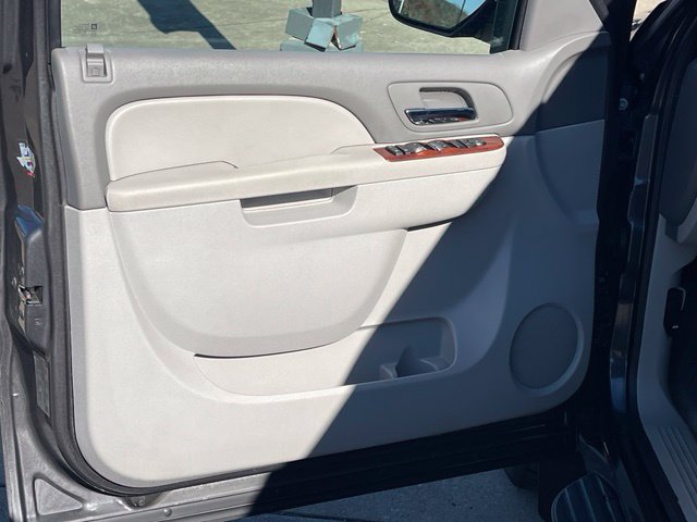Used 2010 Chevrolet Suburban LT AWD/4WD image 22
