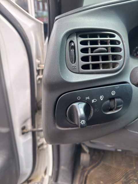 Used 2001 Ford F150 XLT AWD/4WD image 15