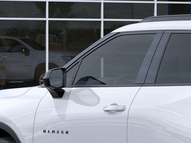 New 2025 Chevrolet Blazer LT w/ Midnight/Sport Edition image 12