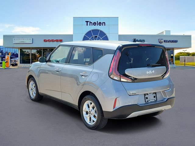 Used 2024 Kia Soul LX w/ Option Group 015 FWD image 3