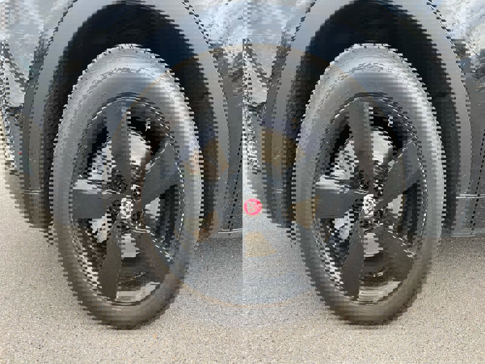 Used 2019 Jaguar E-PACE R-Dynamic SE image 13