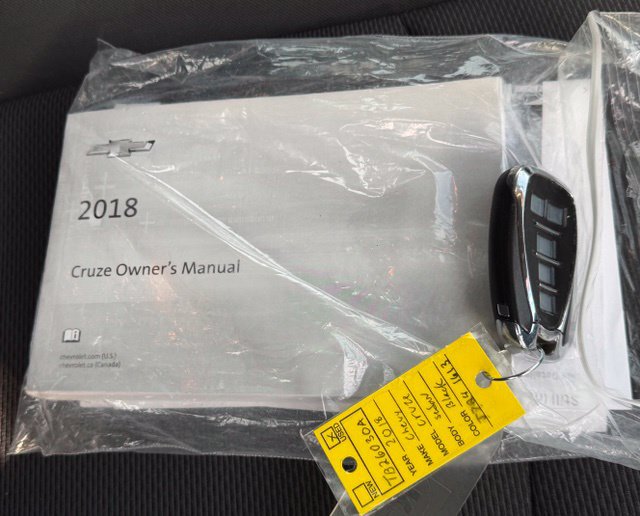 Used 2018 Chevrolet Cruze LT w/ Convenience Package FWD image 36