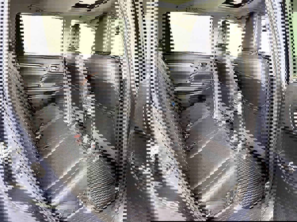 Used 2018 Toyota Highlander Limited image 44