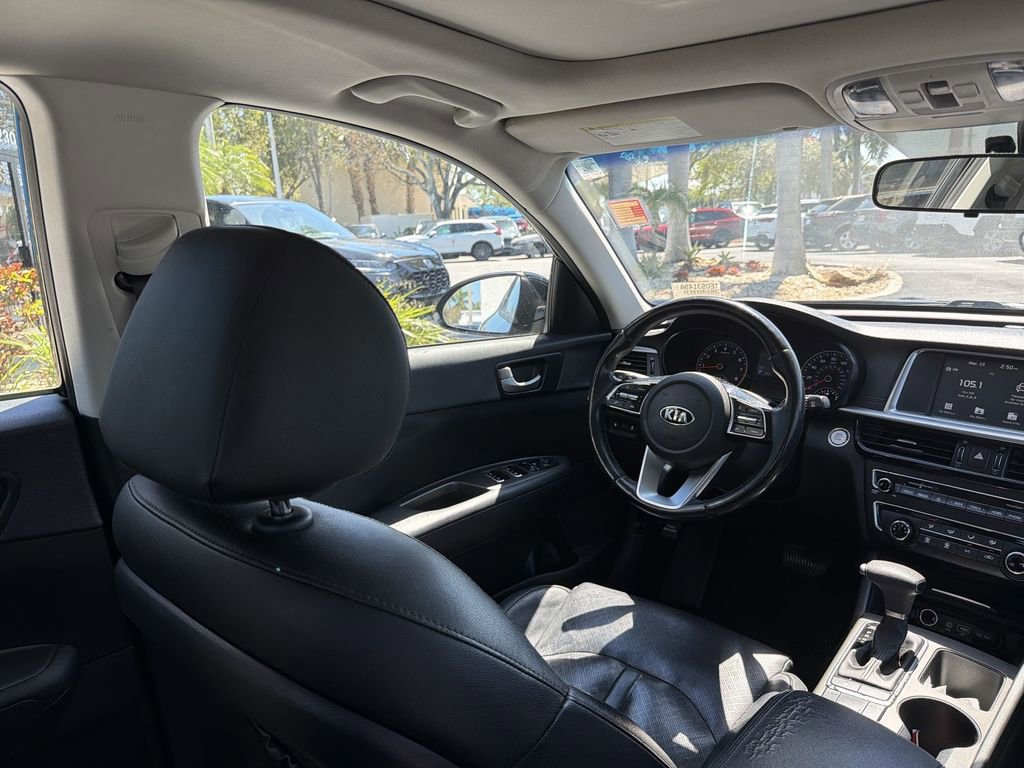 Used 2020 Kia Optima SE image 17