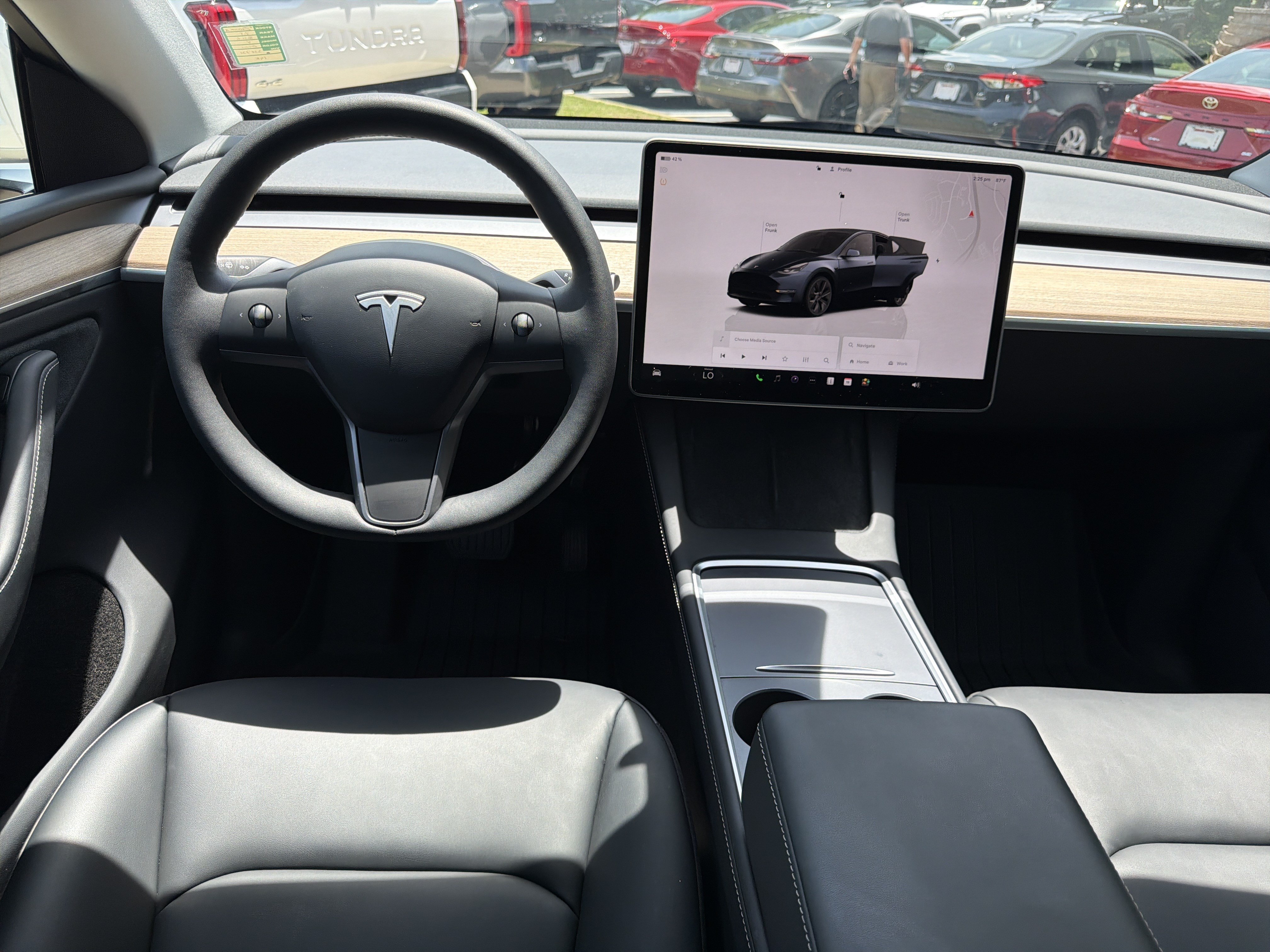 Used 2025 Tesla Model Y Long Range RWD image 23
