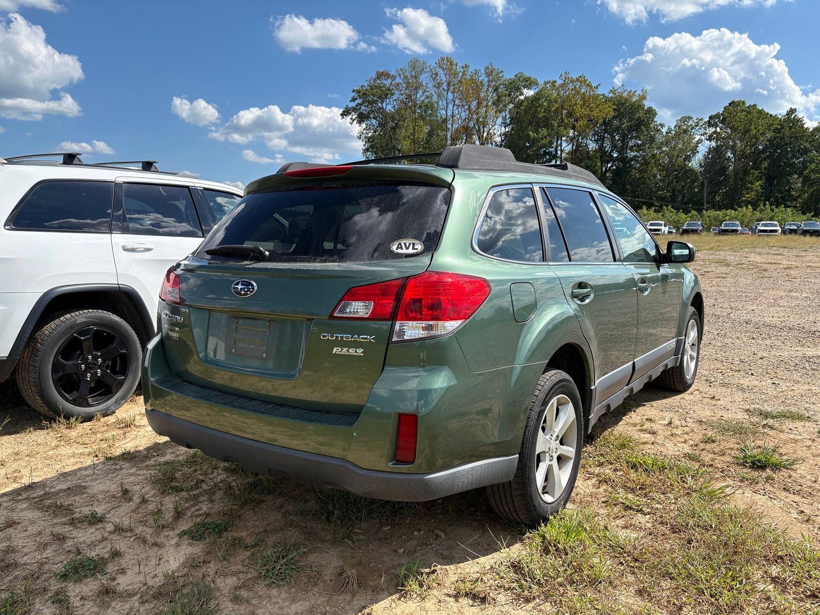 Used 2013 Subaru Outback 2.5i Premium w/ All-Weather Pkg AWD/4WD image 6