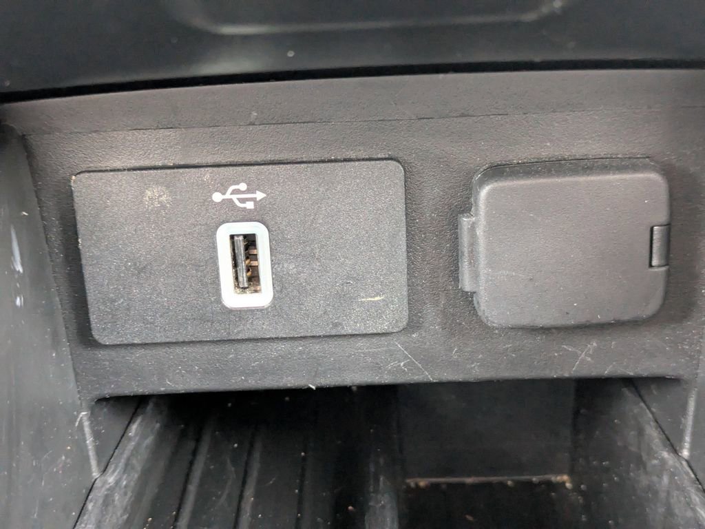 Used 2018 Ford Explorer XLT w/ Equipment Group 202A image 27