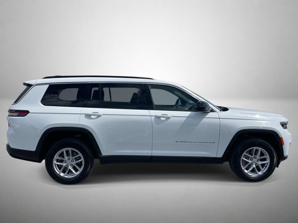Used 2025 Jeep Grand Cherokee L Laredo w/ Luxury Tech Group I AWD/4WD image 2