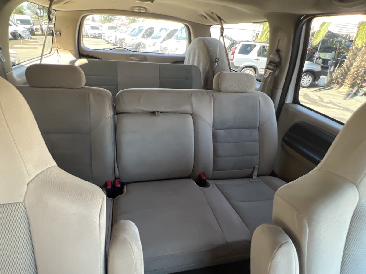 Used 2005 Ford Excursion XLT AWD/4WD image 16