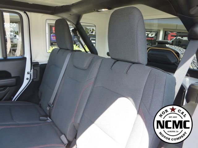 Used 2024 Jeep Wrangler Unlimited Rubicon w/ Technology Group AWD/4WD image 41