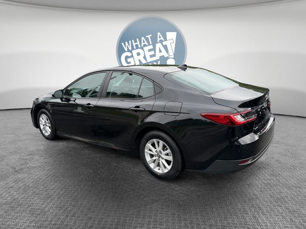 Used 2025 Toyota Camry LE FWD image 6