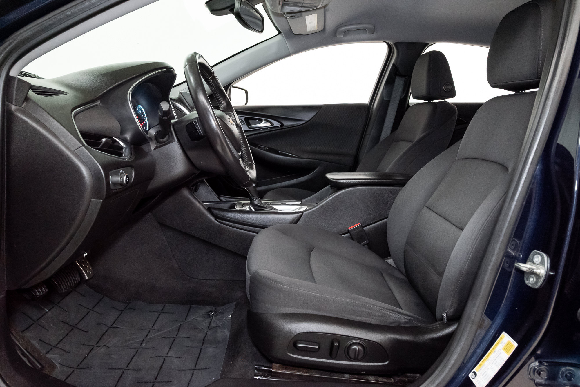 Used 2016 Chevrolet Malibu LT FWD image 12