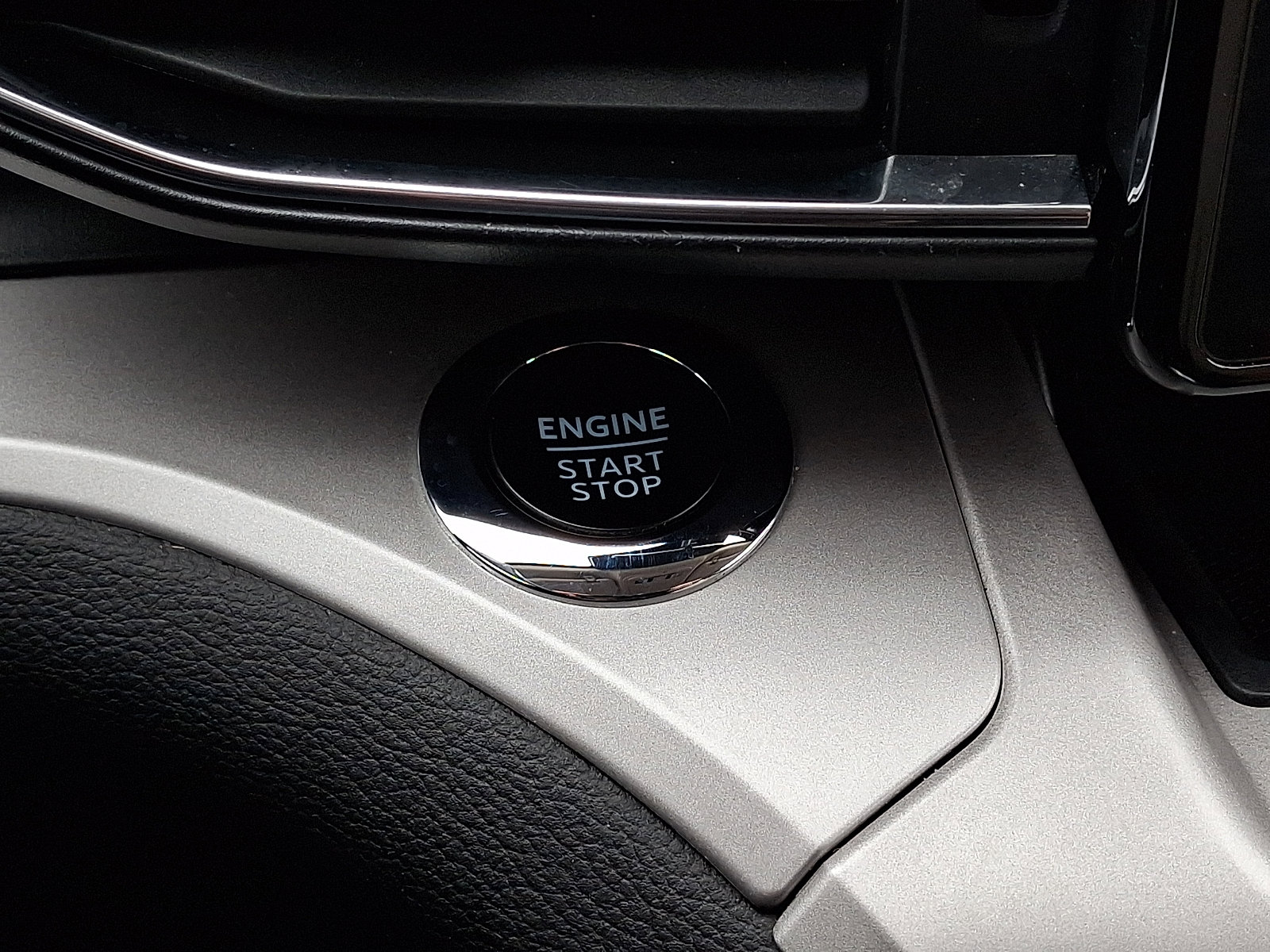 Certified 2023 Ford Explorer XLT w/ Equipment Group 202A image 26