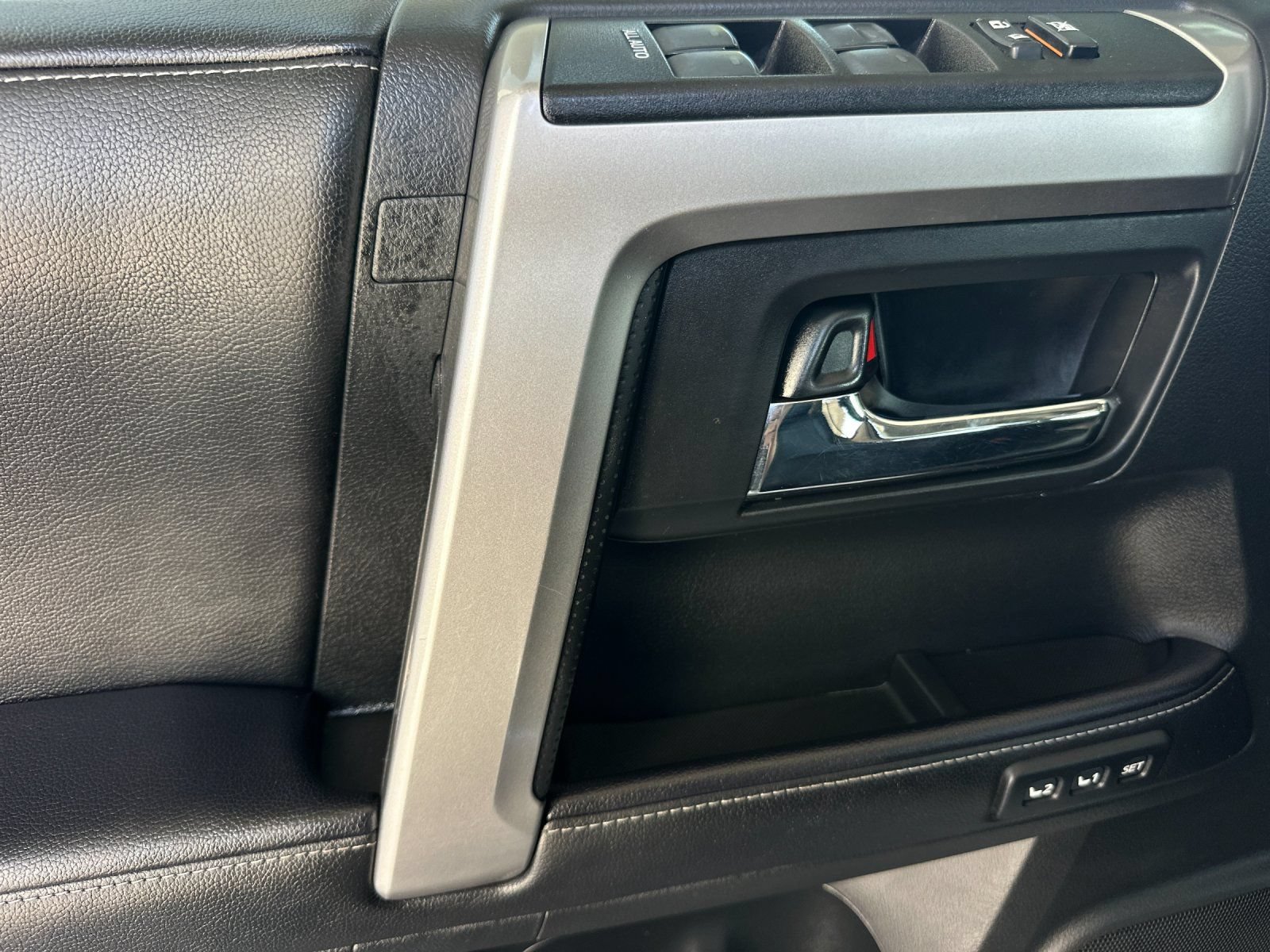 Used 2022 Toyota 4Runner Limited AWD/4WD image 10