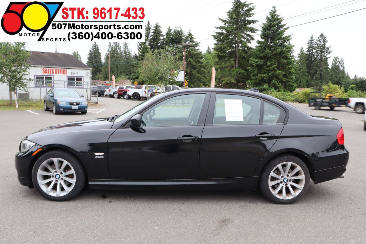 Used 2011 BMW 328i xDrive Sedan AWD/4WD image 9