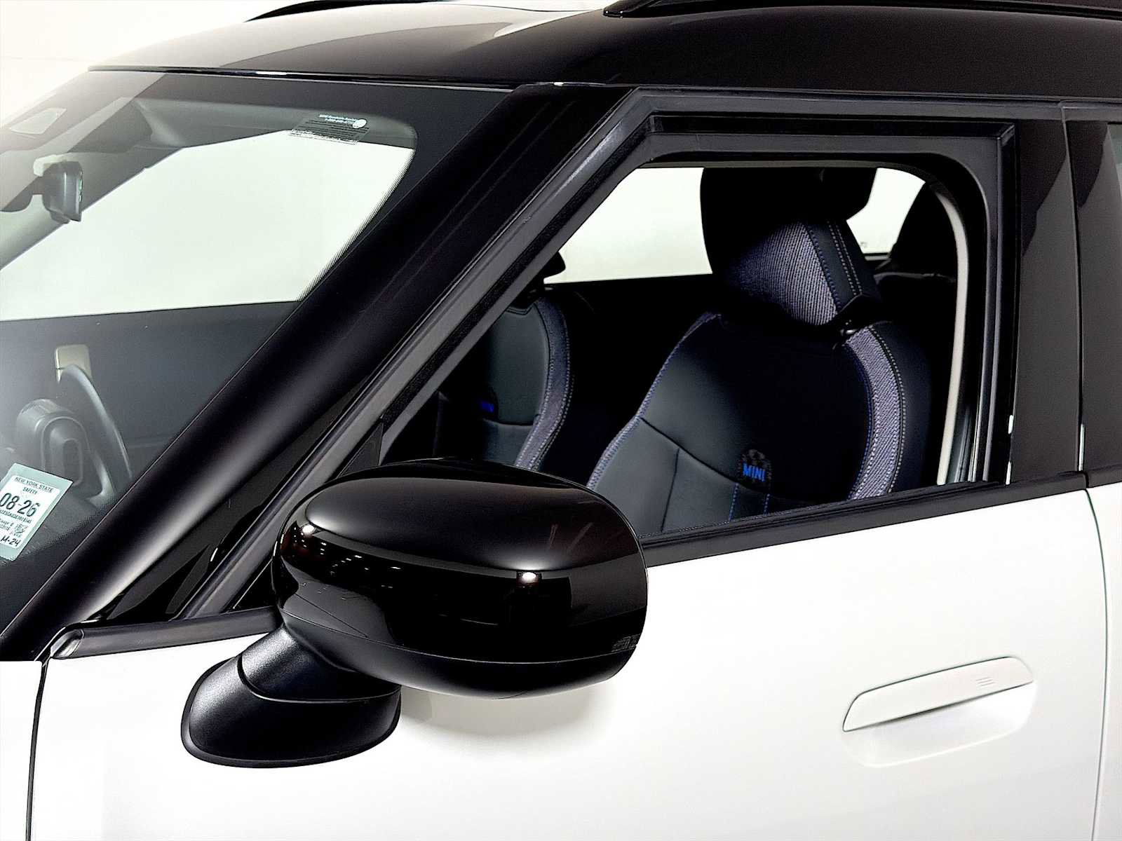 Certified 2025 MINI Cooper Countryman S image 29