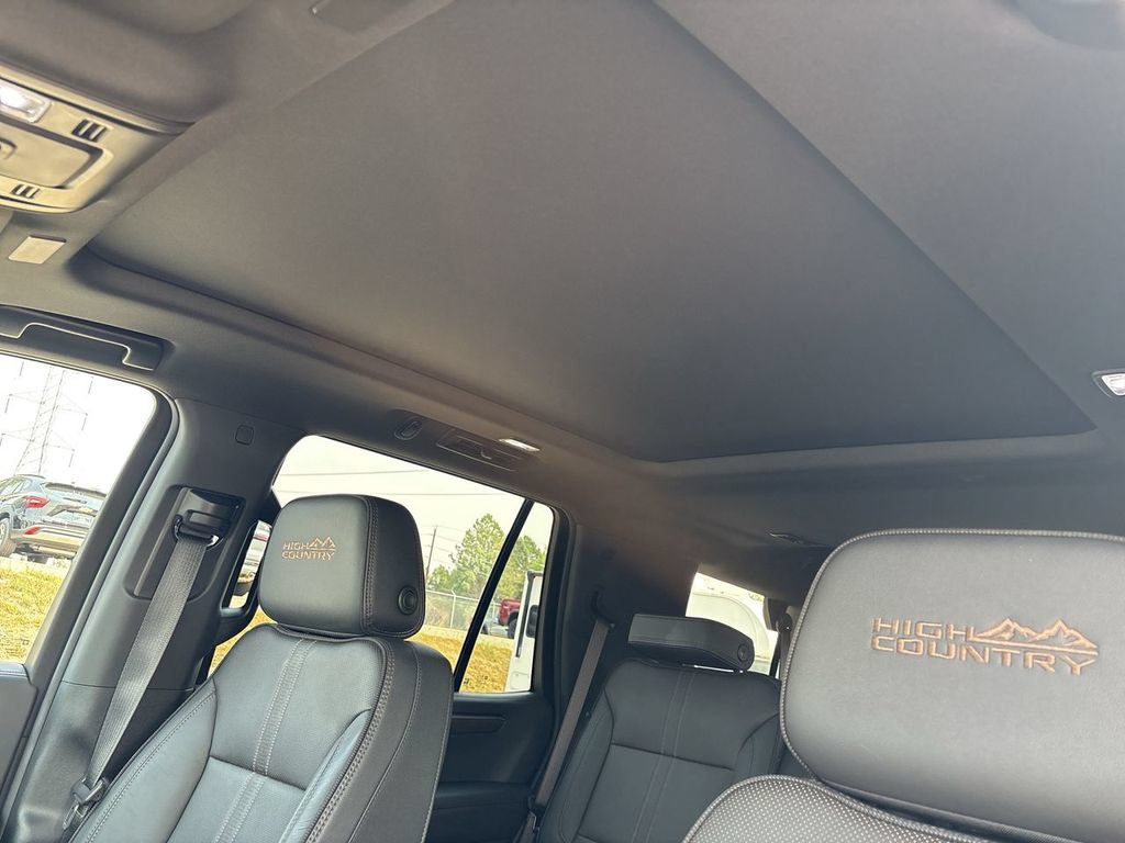 Certified 2025 Chevrolet Tahoe High Country AWD/4WD image 24
