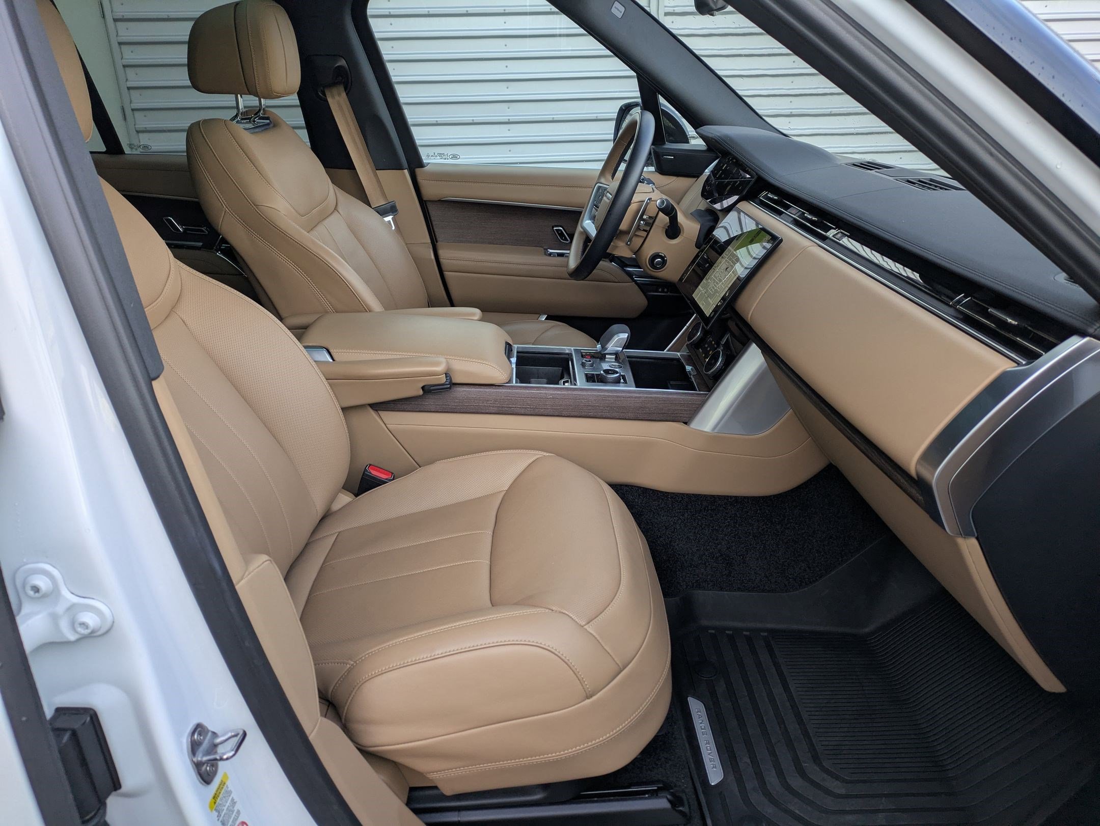 Used 2023 Land Rover Range Rover SE image 33