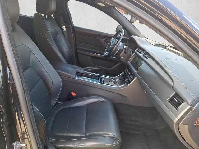 Used 2018 Jaguar XF S AWD/4WD image 18