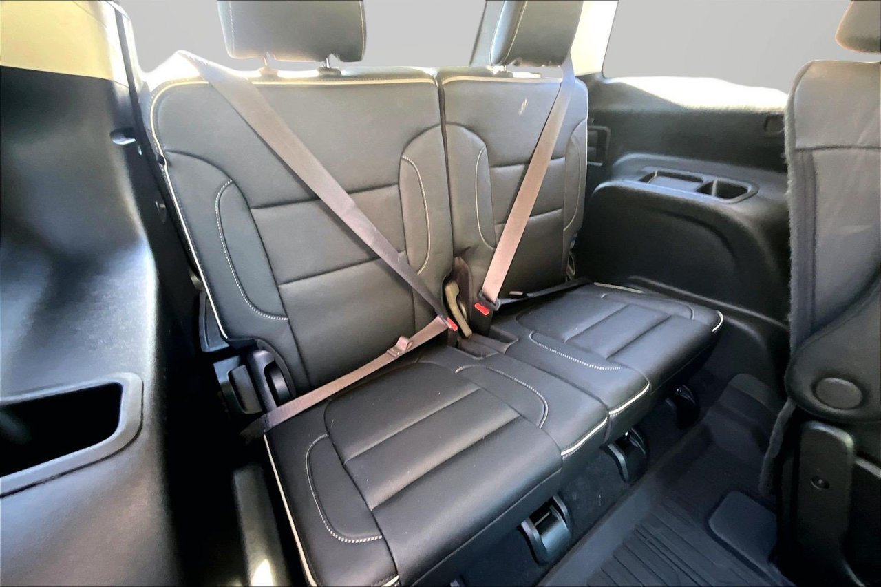 Used 2023 GMC Acadia Denali w/ Black Diamond Edition FWD image 24