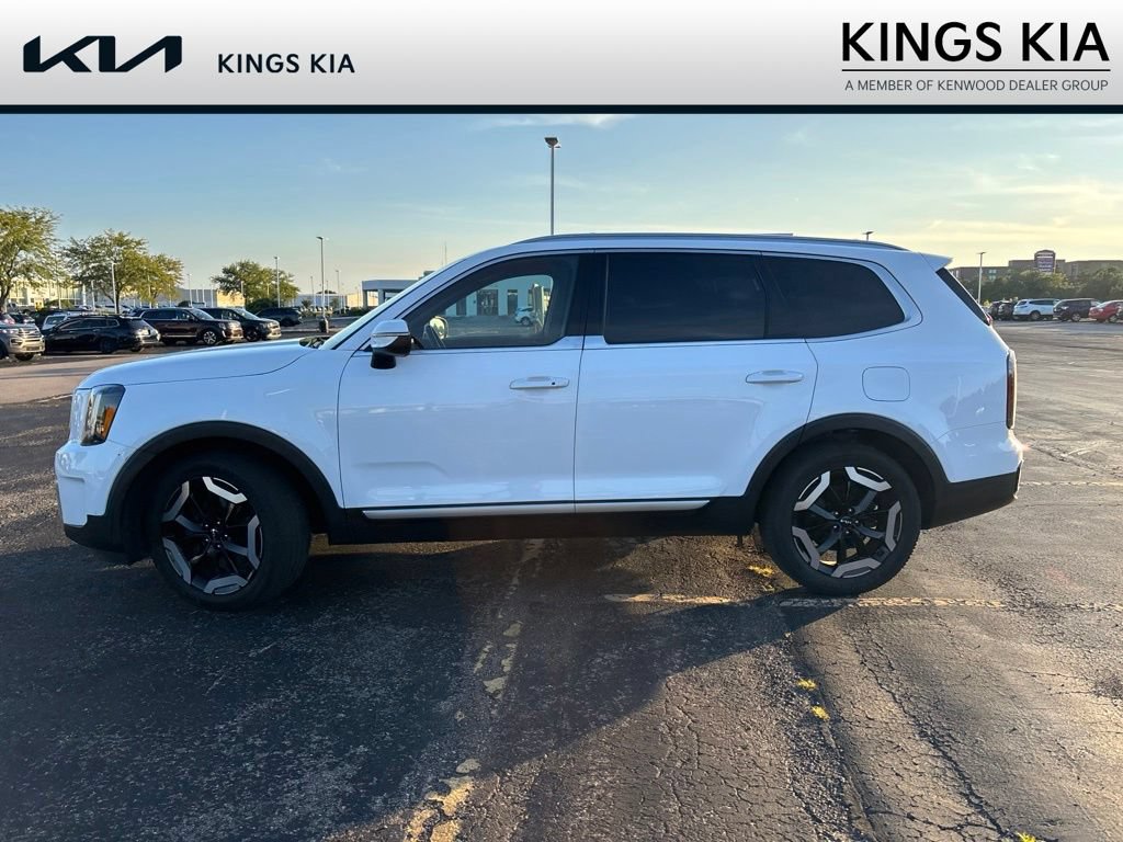Used 2023 Kia Telluride EX FWD image 16