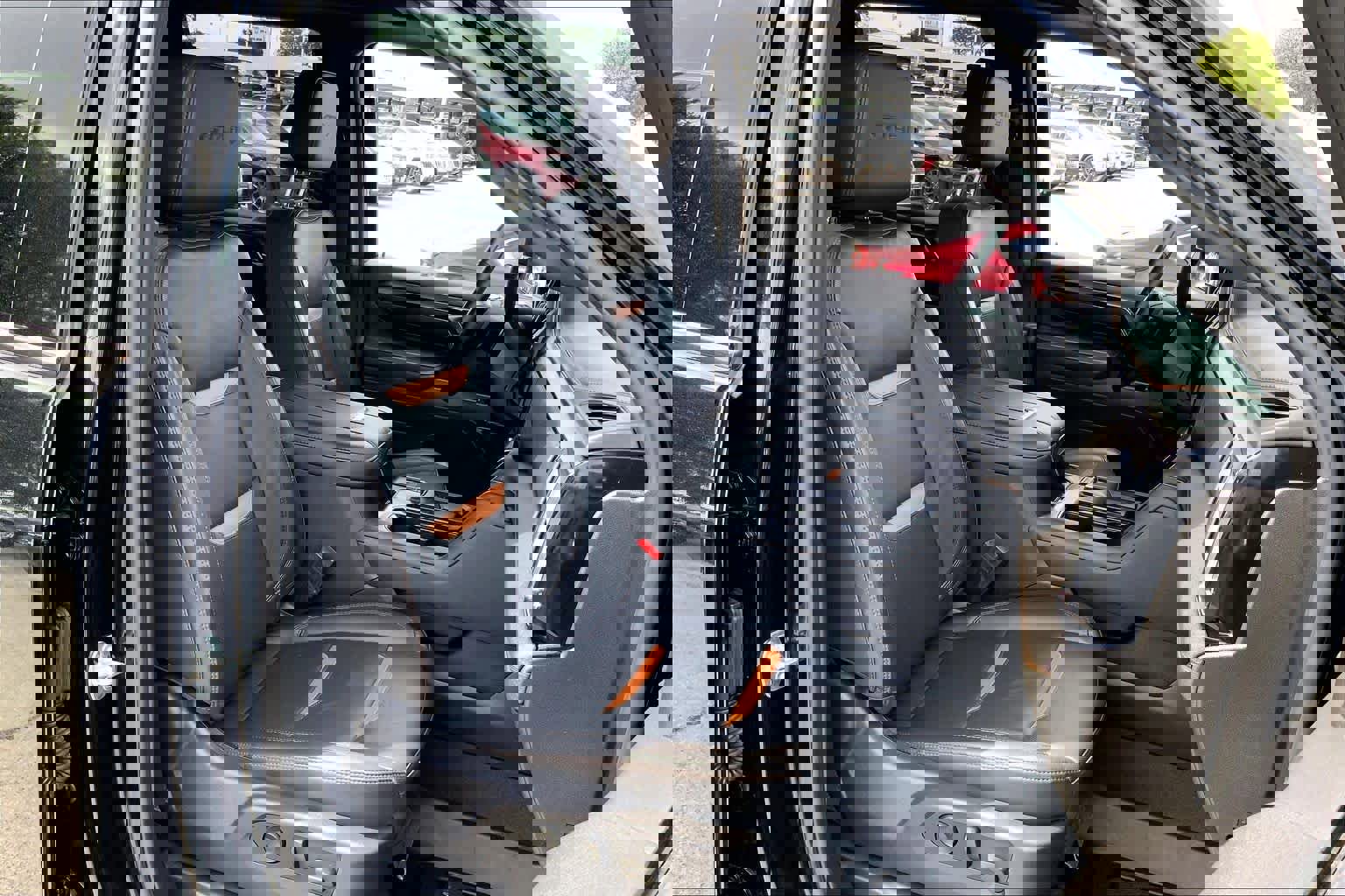 Used 2025 GMC Sierra 2500 AT4 w/ AT4 Premium Plus Package image 17