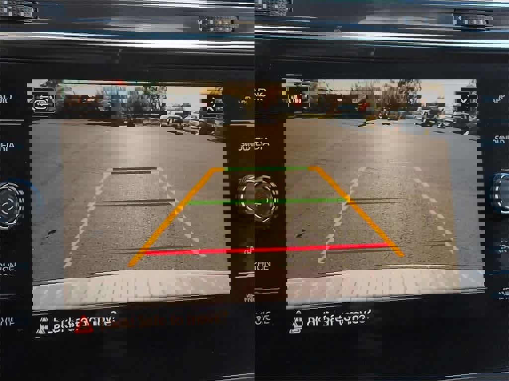 Used 2022 Volkswagen Tiguan SE image 31