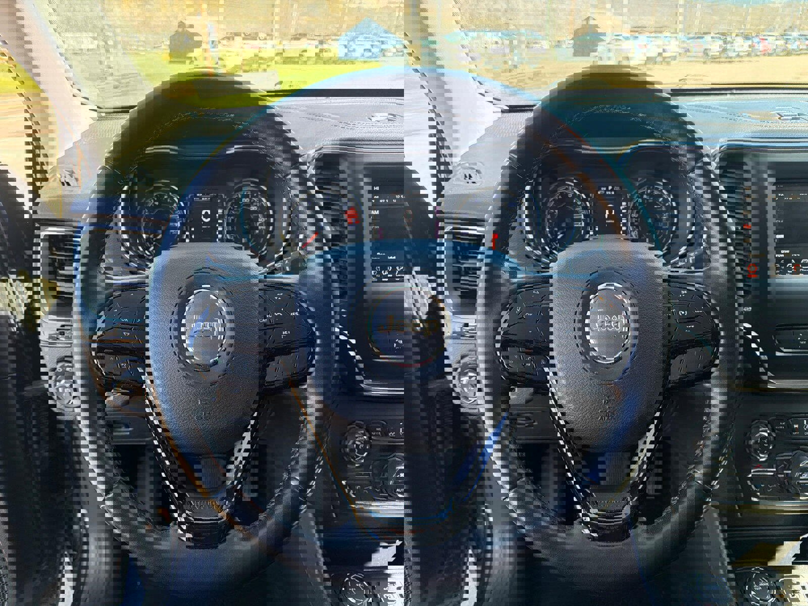 Used 2020 Jeep Cherokee Latitude Plus image 15