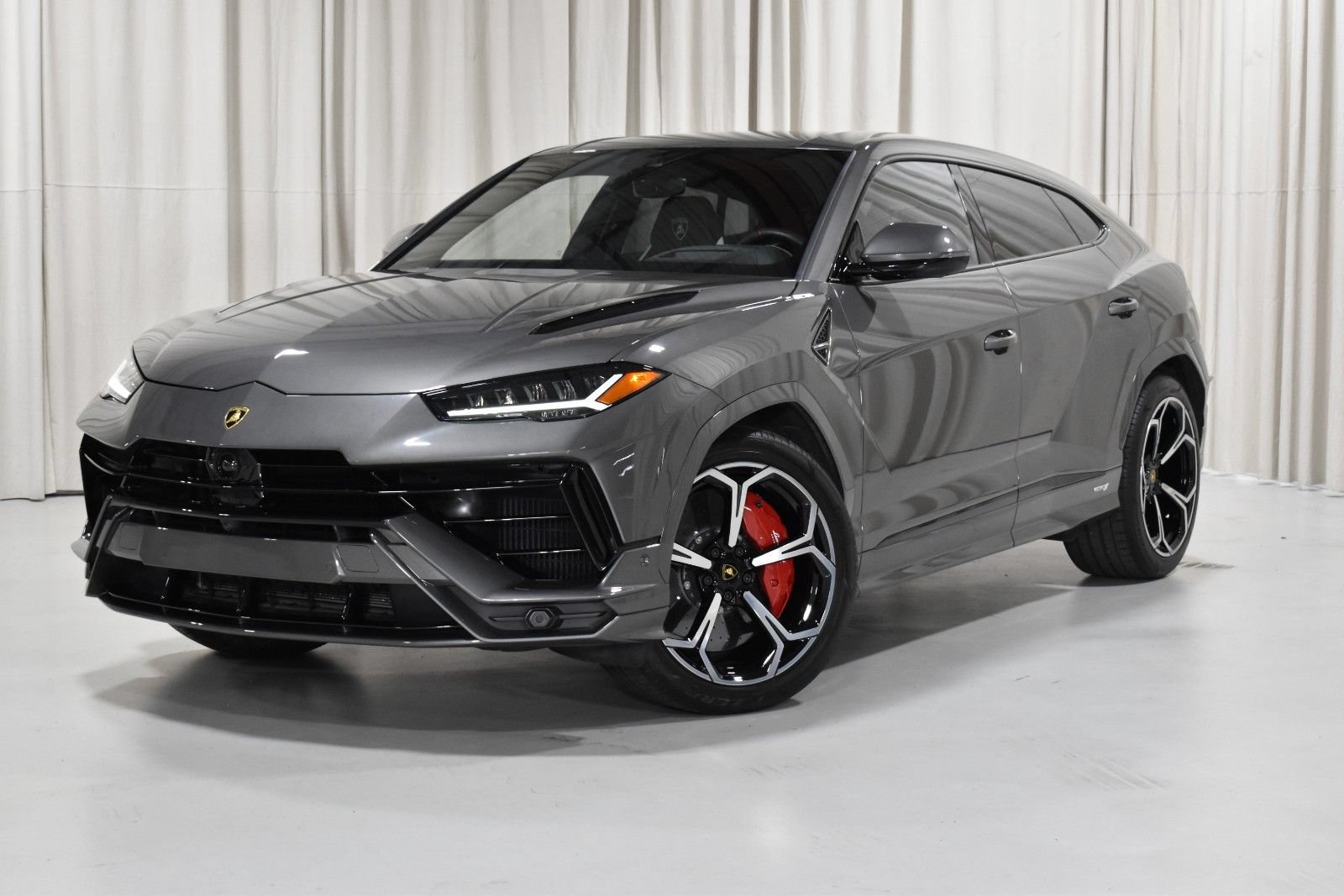 Used 2024 Lamborghini Urus S AWD/4WD image 1