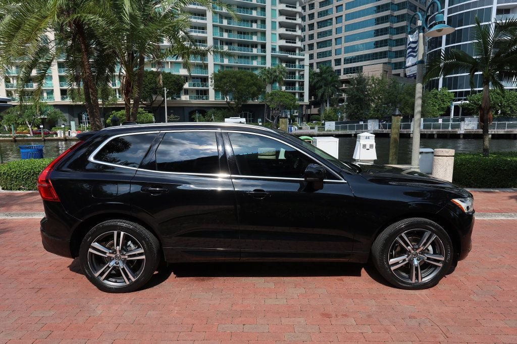 Used 2019 Volvo XC60 T5 Momentum w/ Multimedia Package AWD/4WD image 25
